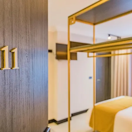 Hotel Vesci Faventia 3*